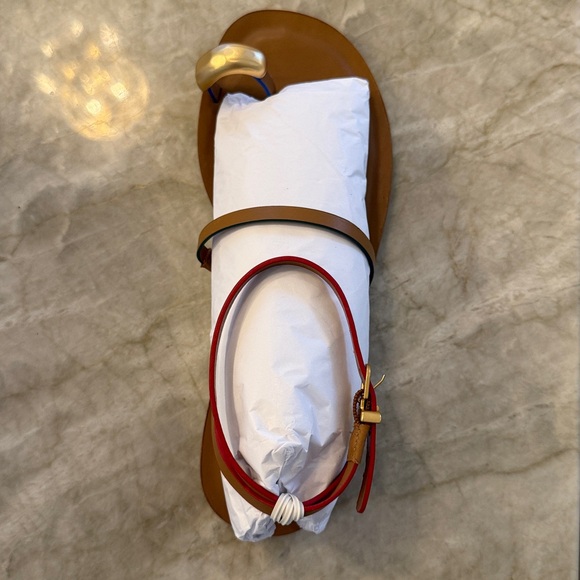 NWT Larroude Caramel Leather Sandals with Gold Accent - Picture 4 of 9